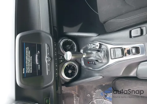 2019 Chevrolet Camaro 1Lt z USA, uszkodzony, nr VIN 1G1FB3DS3K0144607